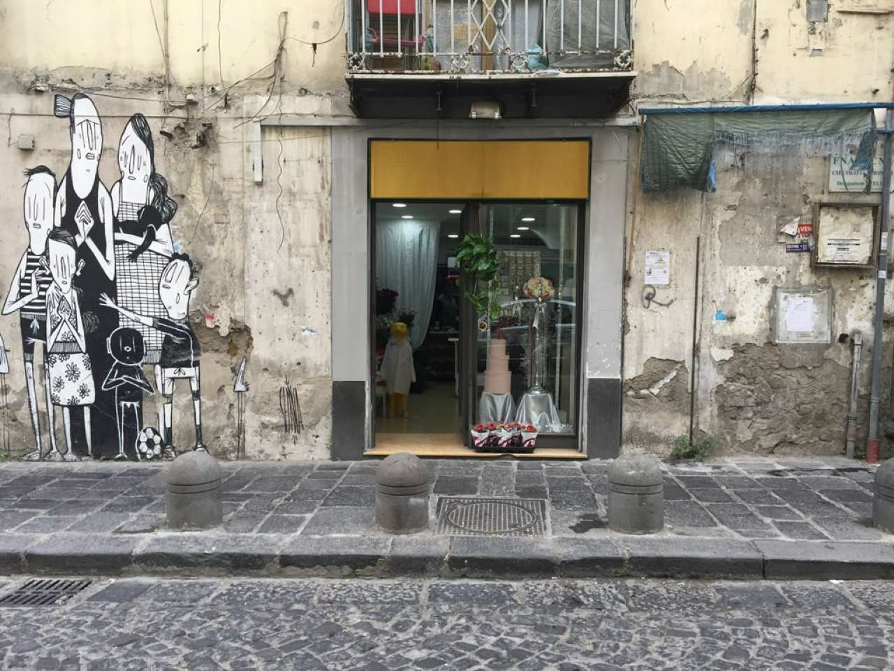 Negozio - Loc.Com. NAPOLI vendita   SANITA' LEONARDO IMMOBILIARE AGENZIA NAPOLI