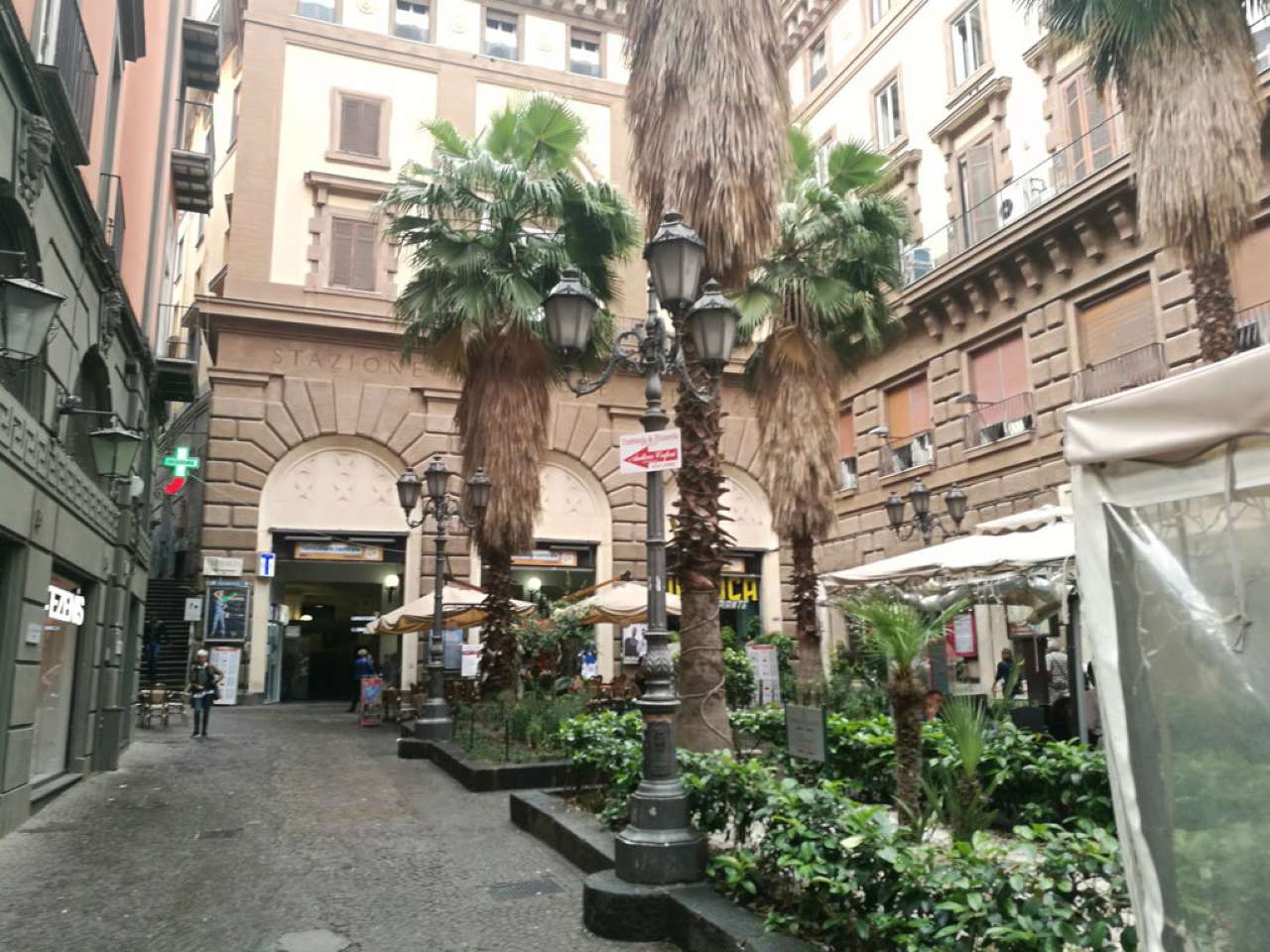 Ufficio - Loc.Com. NAPOLI affitto  VIA TOLEDO TOLEDO LEONARDO IMMOBILIARE AGENZIA NAPOLI