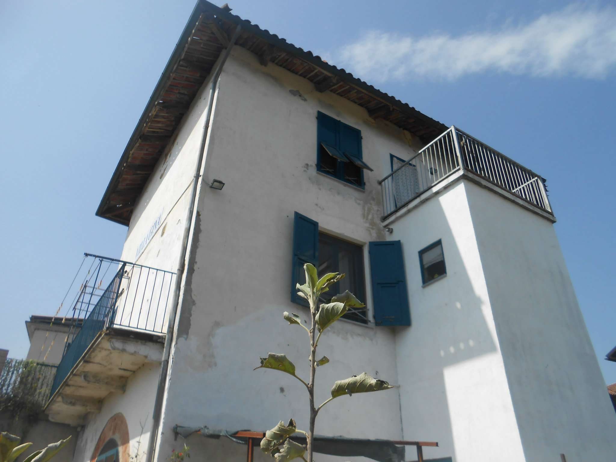 Villa Unifamiliare - Indipendente PIEA vendita   Case Sparse La casa