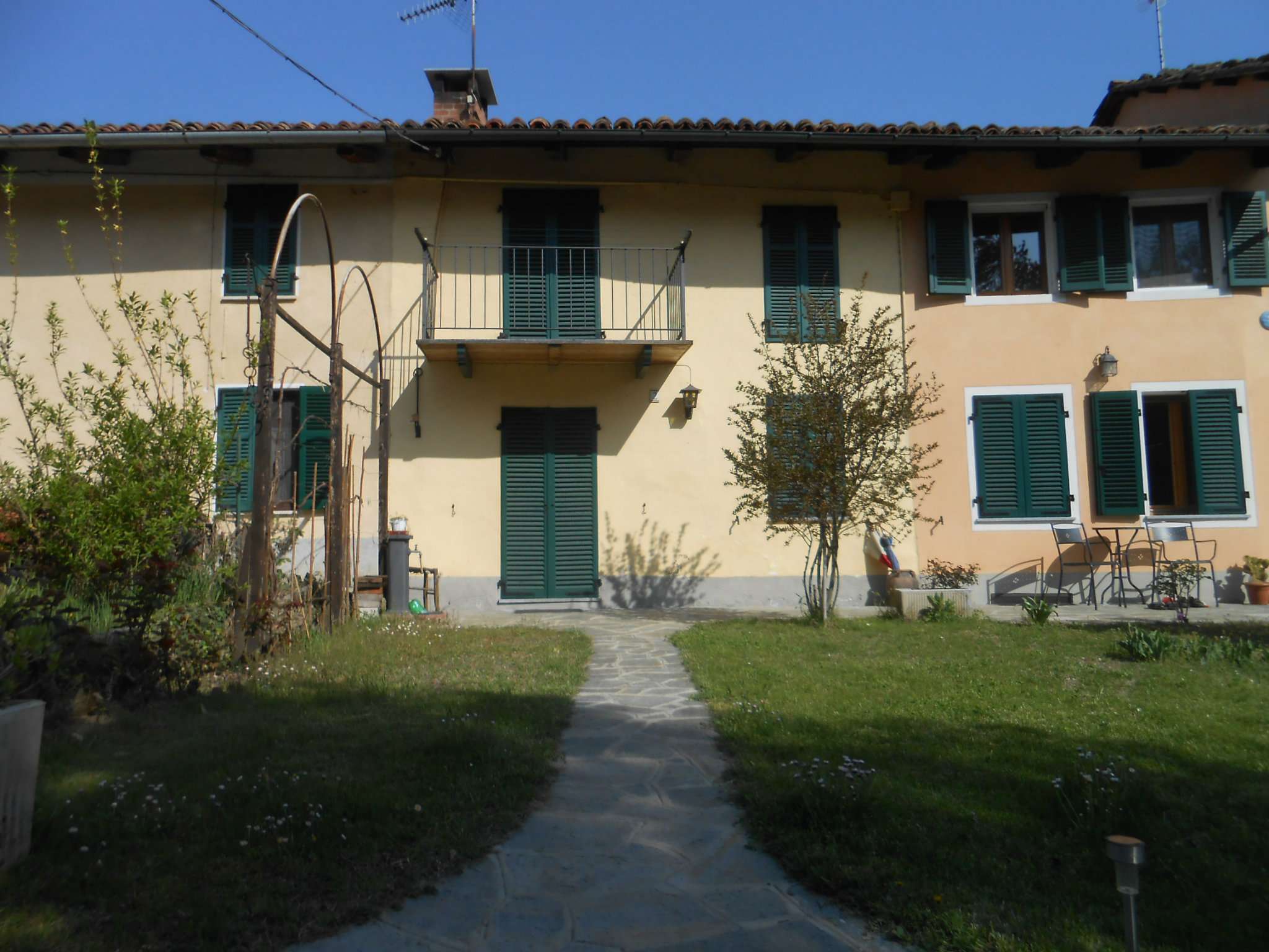  castelnuovo don bosco vendita quart:  la casa