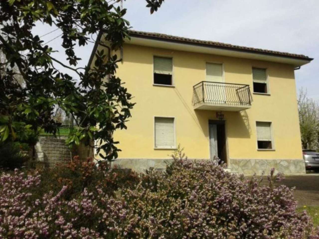 Villa Unifamiliare - Indipendente MONTAFIA vendita   provinciale La casa