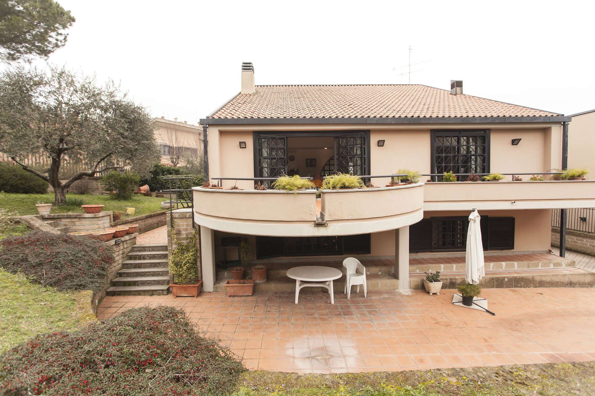 Villa Trifamiliare ROMA vendita  Cassia flaminia Cassia Exedra Immobiliare Srl