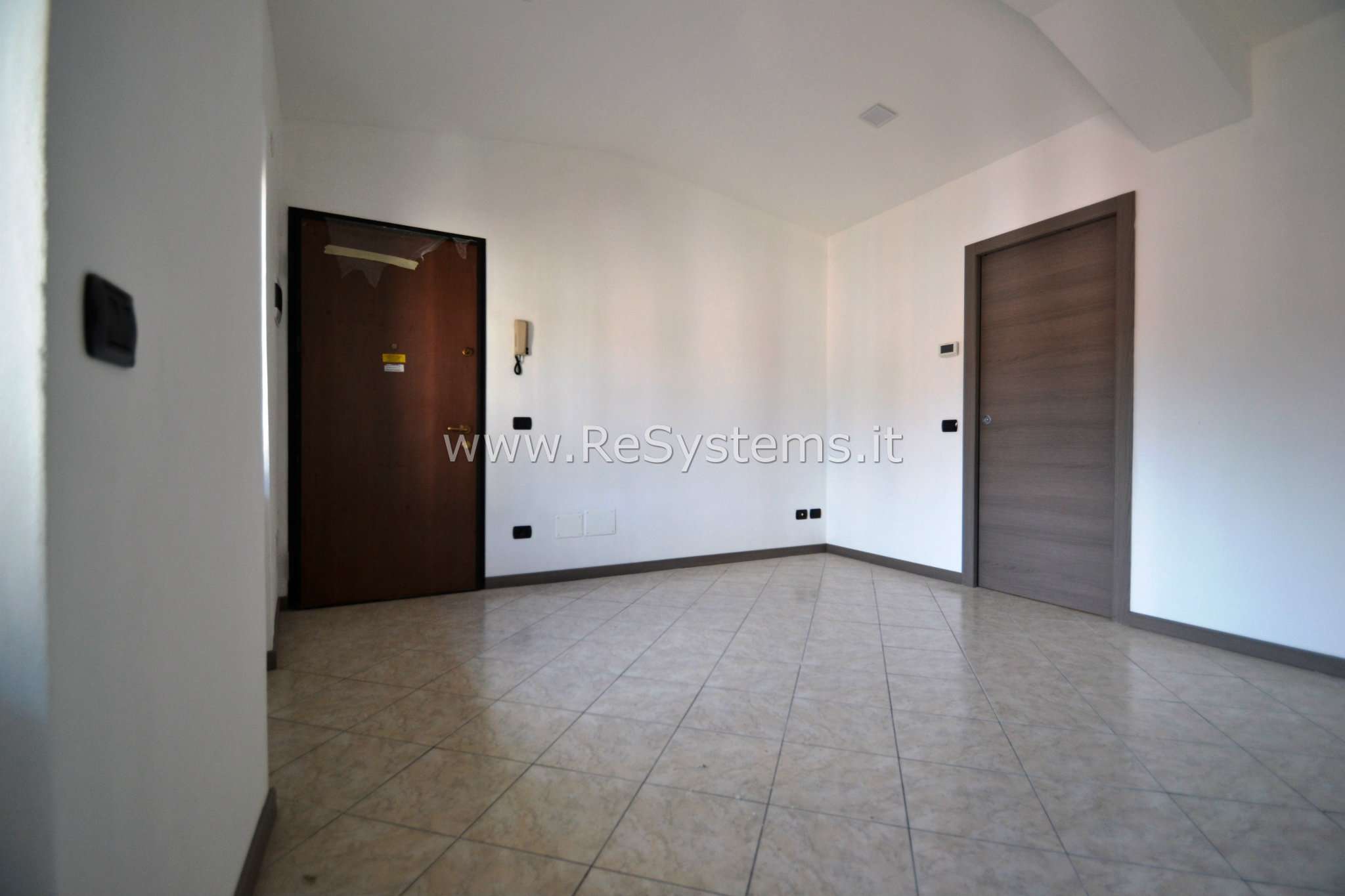 Appartamento COMO vendita  CENTRO MILANO RESYSTEMS