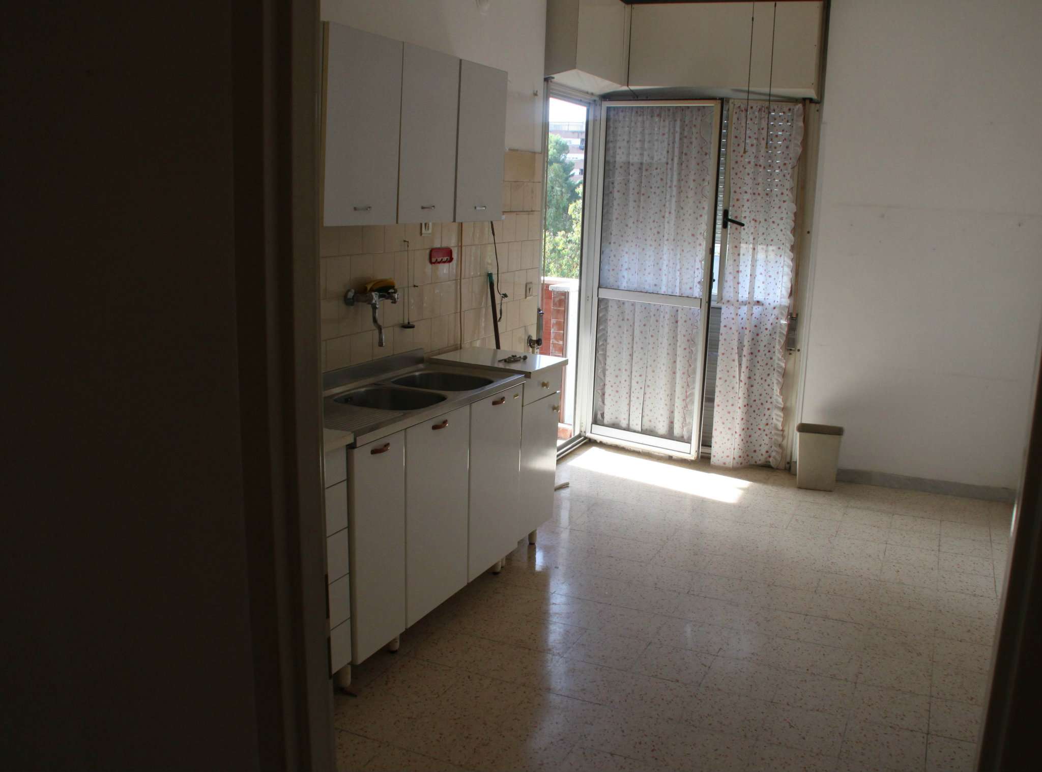 Appartamento ROMA vendita  LAURENTINA paola drigo FUTURA CASE IMMOBILIARE