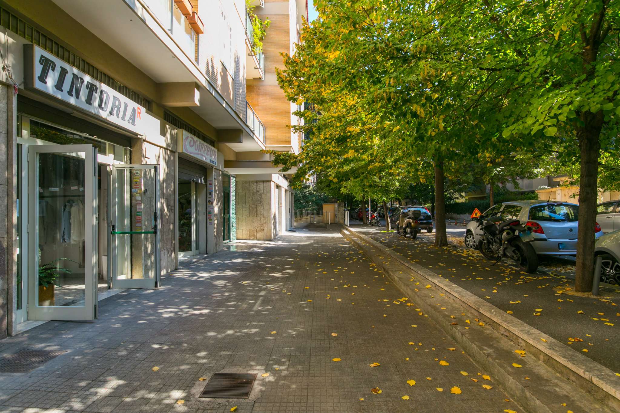 Negozio - Loc.Com. ROMA vendita  ARDEATINO  lorenzo bonincontri FUTURA CASE IMMOBILIARE