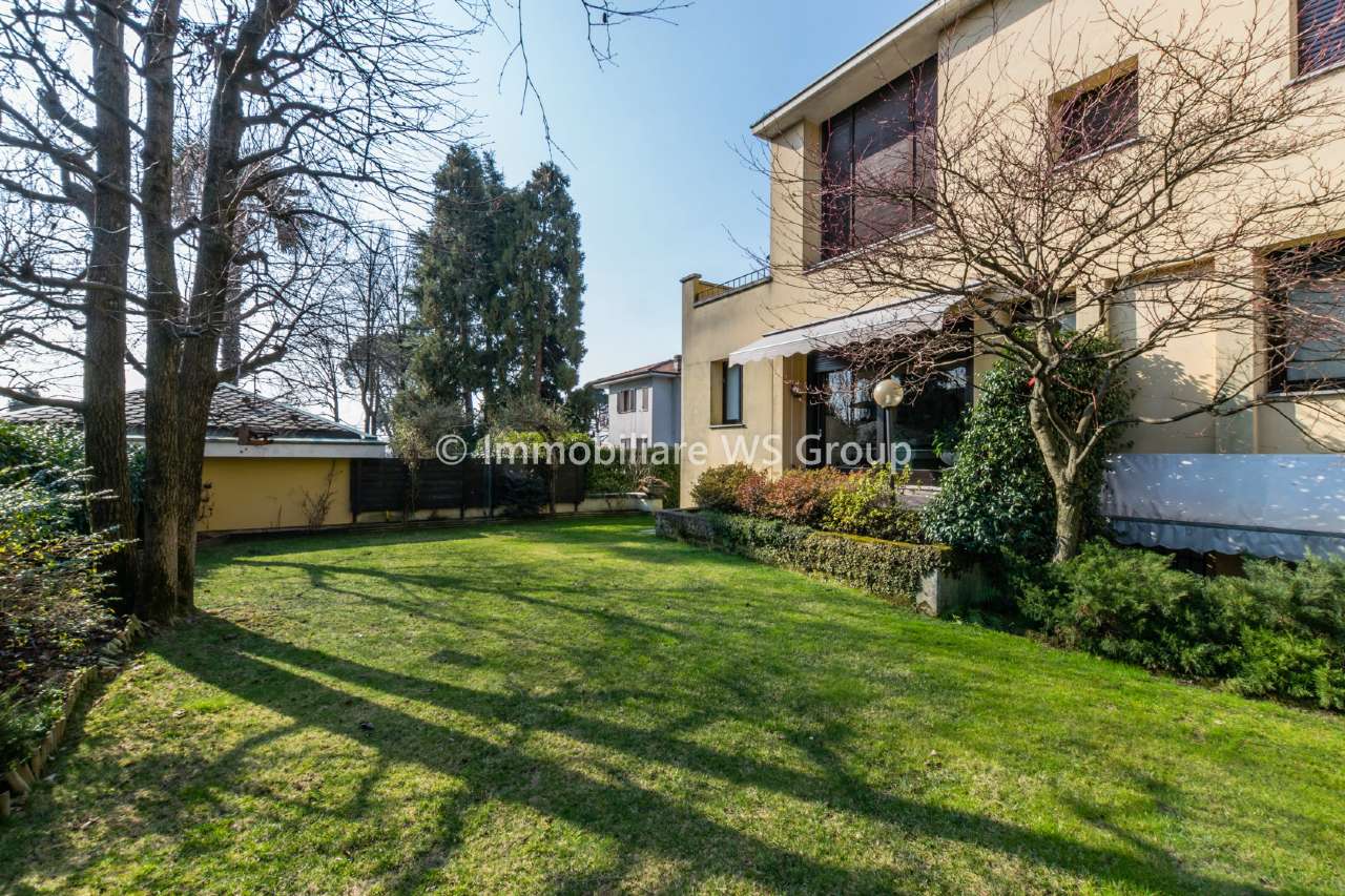 Appartamento LESMO vendita   Ugo foscolo Monza Carlo Alberto - Immobiliare W.S. Prima srl