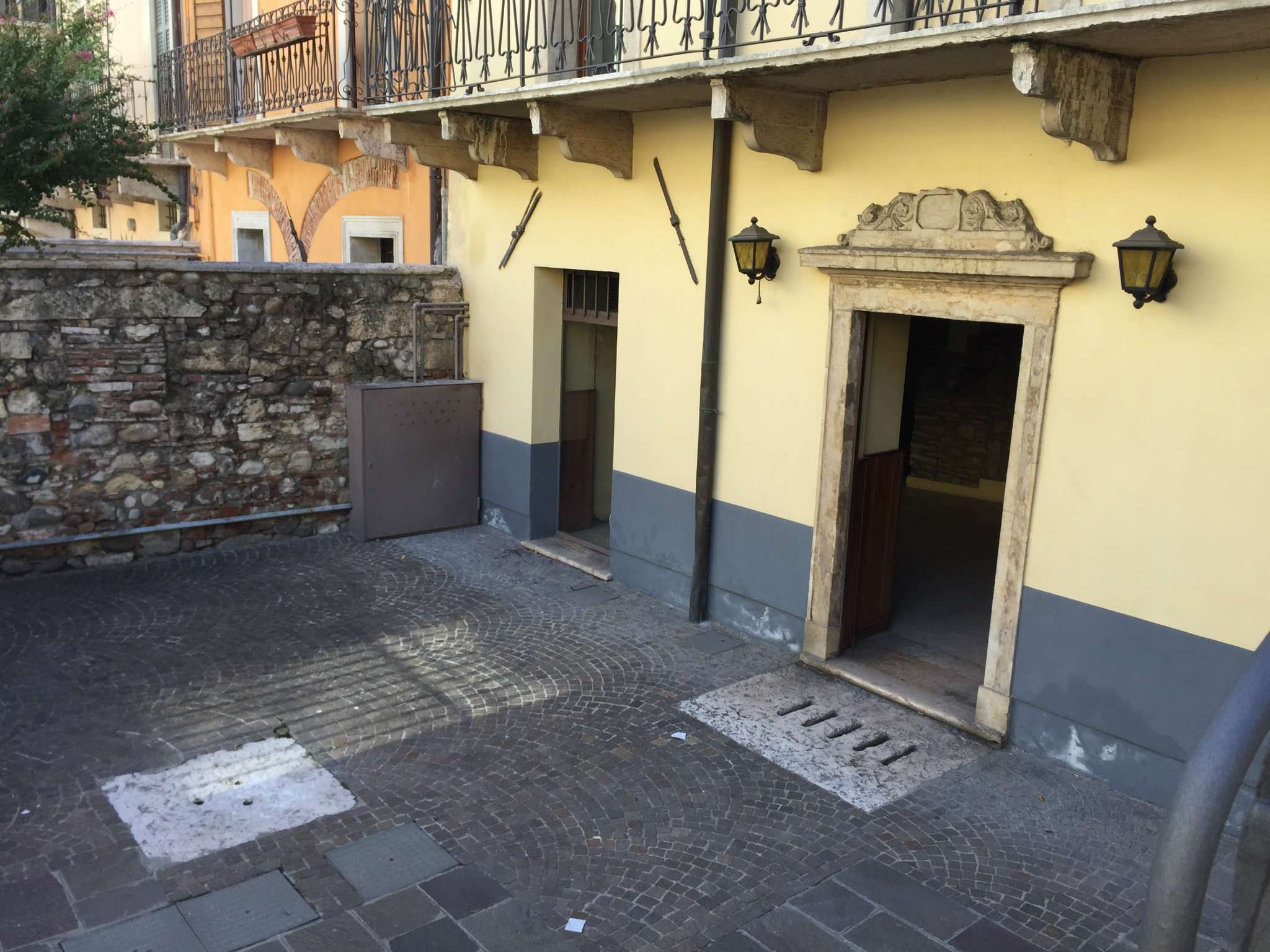  verona vendita quart: veronetta immobiliare-armani-giorgia
