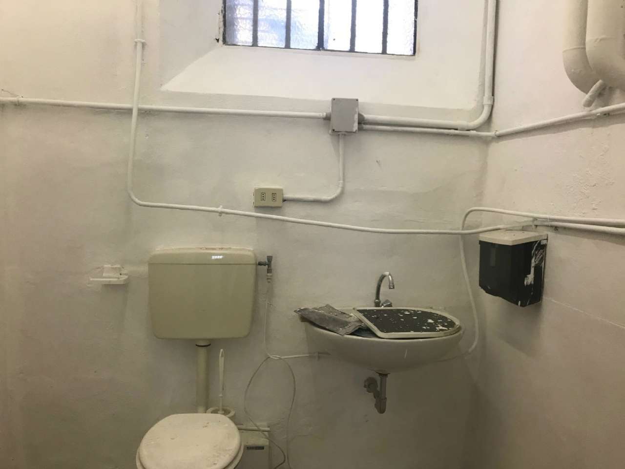 Negozio - Loc.Com. VERONA affitto  BORGO MILANO FRATELLI GOVONI Immobiliare Armani Giorgia