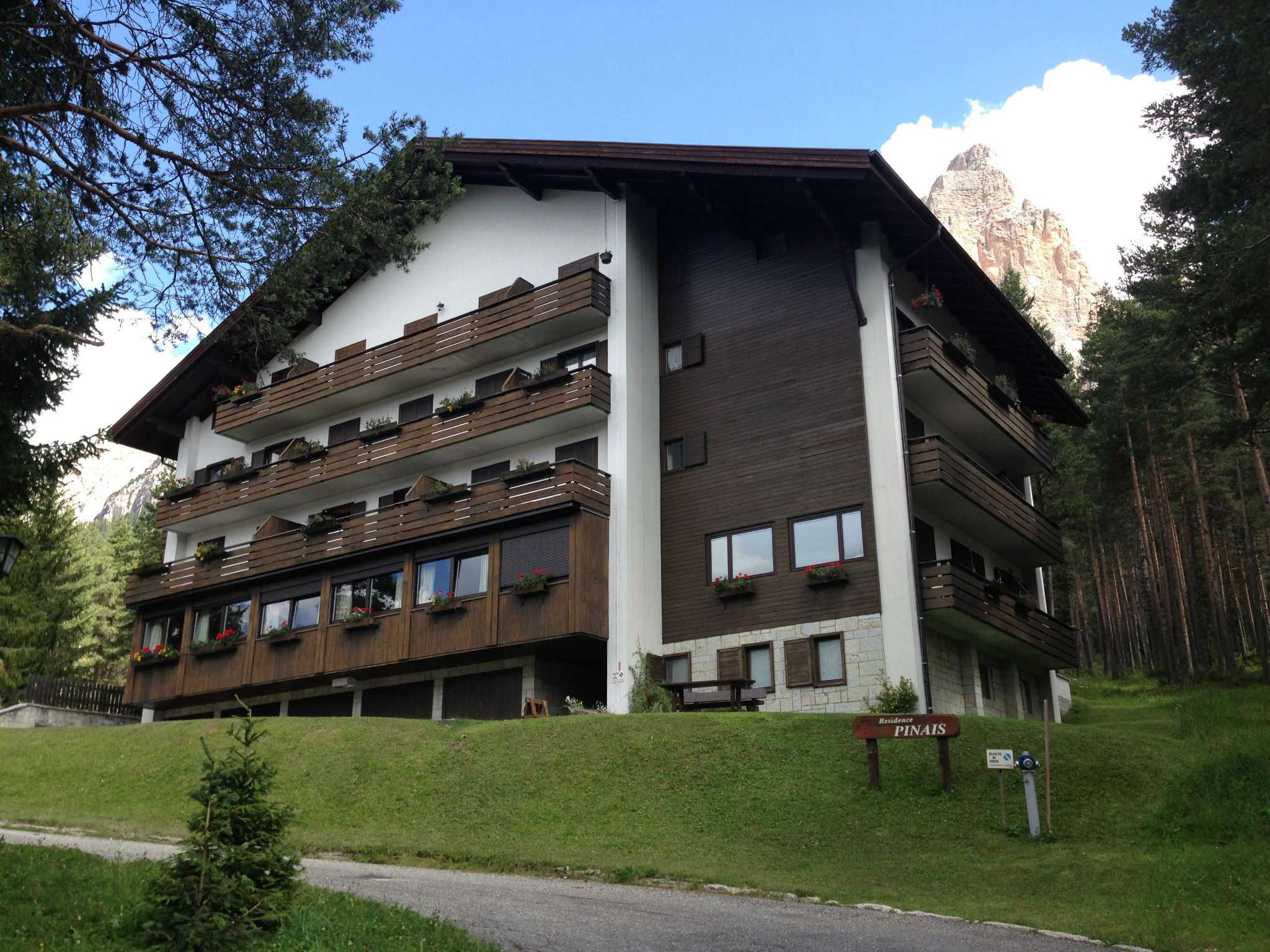  badia vendita quart:  agenzia-immobiliare-dolomiti-s.r.l.