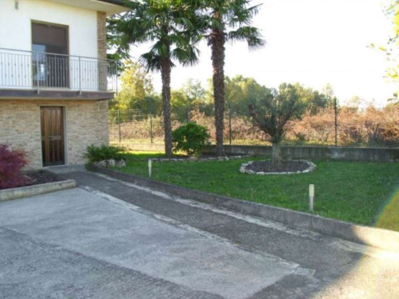 Villa ISSO vendita   Roma AGENZIA IMMOBILIARE DOMUS Di Merlo Gabriele