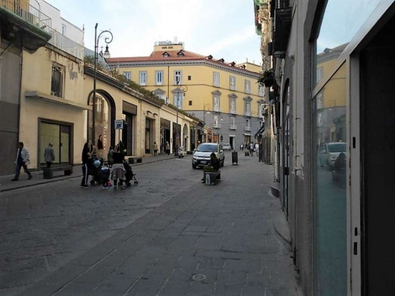 Negozio - Loc.Com. NAPOLI affitto  CHIAIA CALABRITTO Marinelli & Balzerano srl