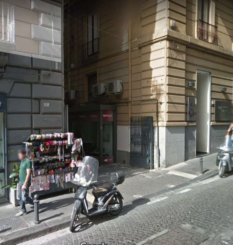 Negozio - Loc.Com. NAPOLI vendita  CHIAIA VITTORIA COLONNA Marinelli & Balzerano srl