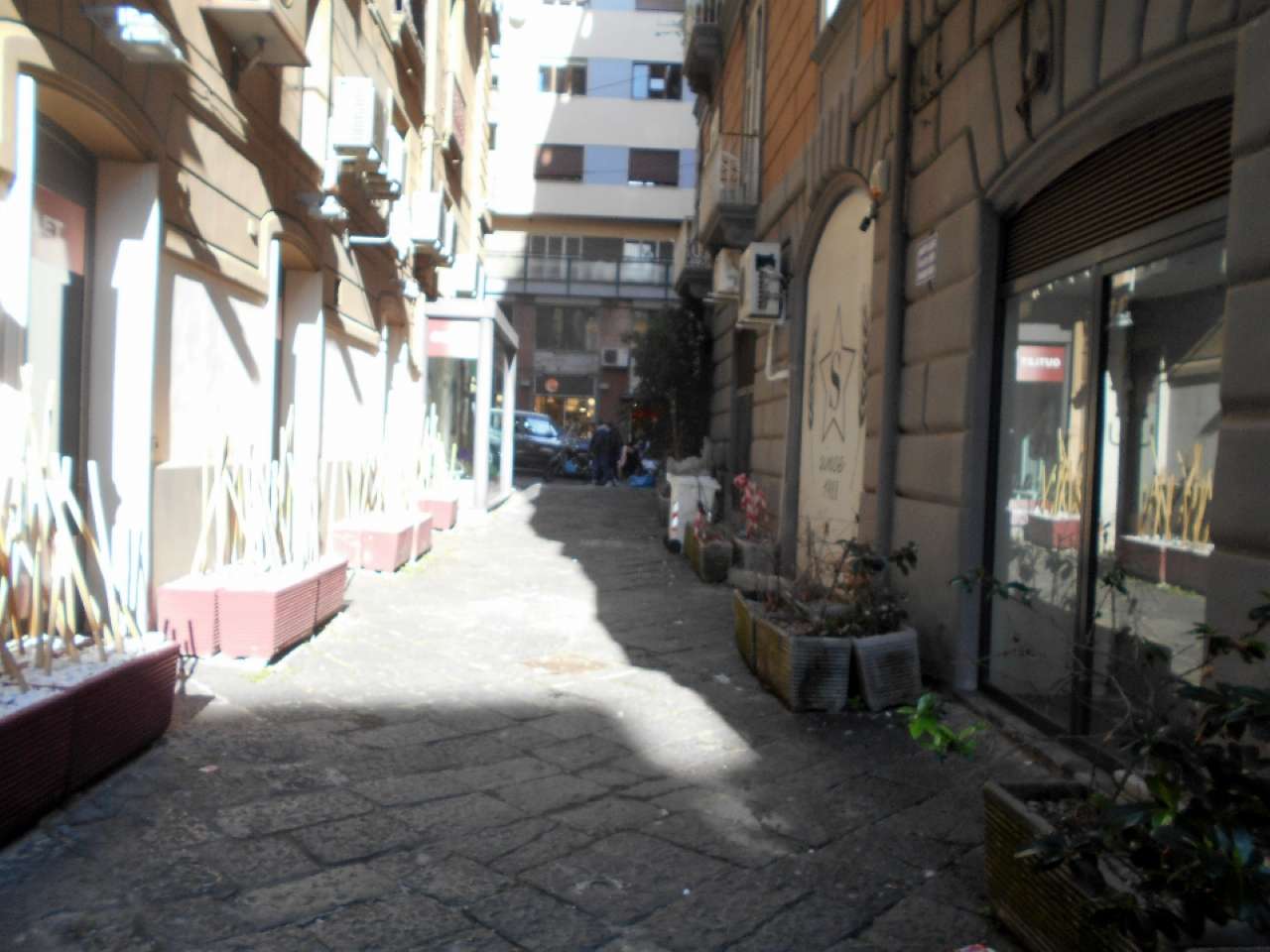 Negozio - Loc.Com. NAPOLI vendita  CHIAIA VITTORIA COLONNA Marinelli & Balzerano srl