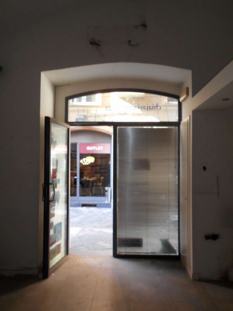 Negozio - Loc.Com. NAPOLI affitto  CHIAIA VITTORIA COLONNA Marinelli & Balzerano srl