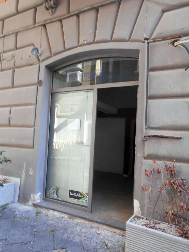 Negozio - Loc.Com. NAPOLI affitto  CHIAIA VITTORIA COLONNA Marinelli & Balzerano srl
