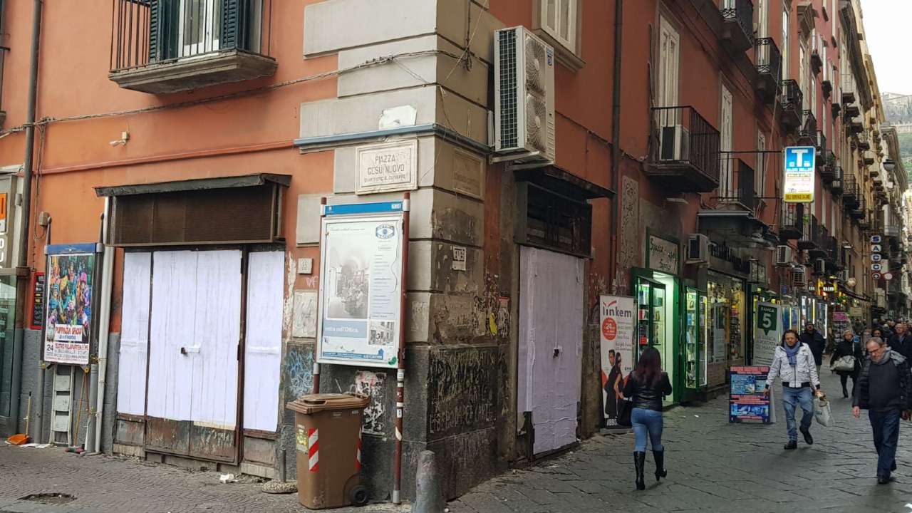 Negozio - Loc.Com. NAPOLI affitto  Centro storico DEL GESU' NUOVO Marinelli & Balzerano srl