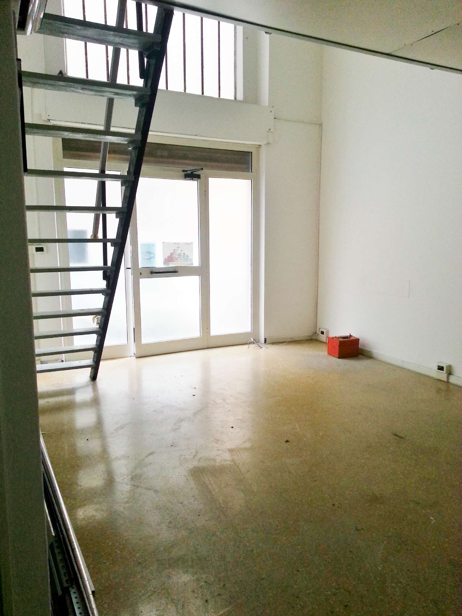 Negozio - Loc.Com. GENOVA vendita  SESTRI P. giordano Multistudio Servizi Immobiliari di Racchia Paola