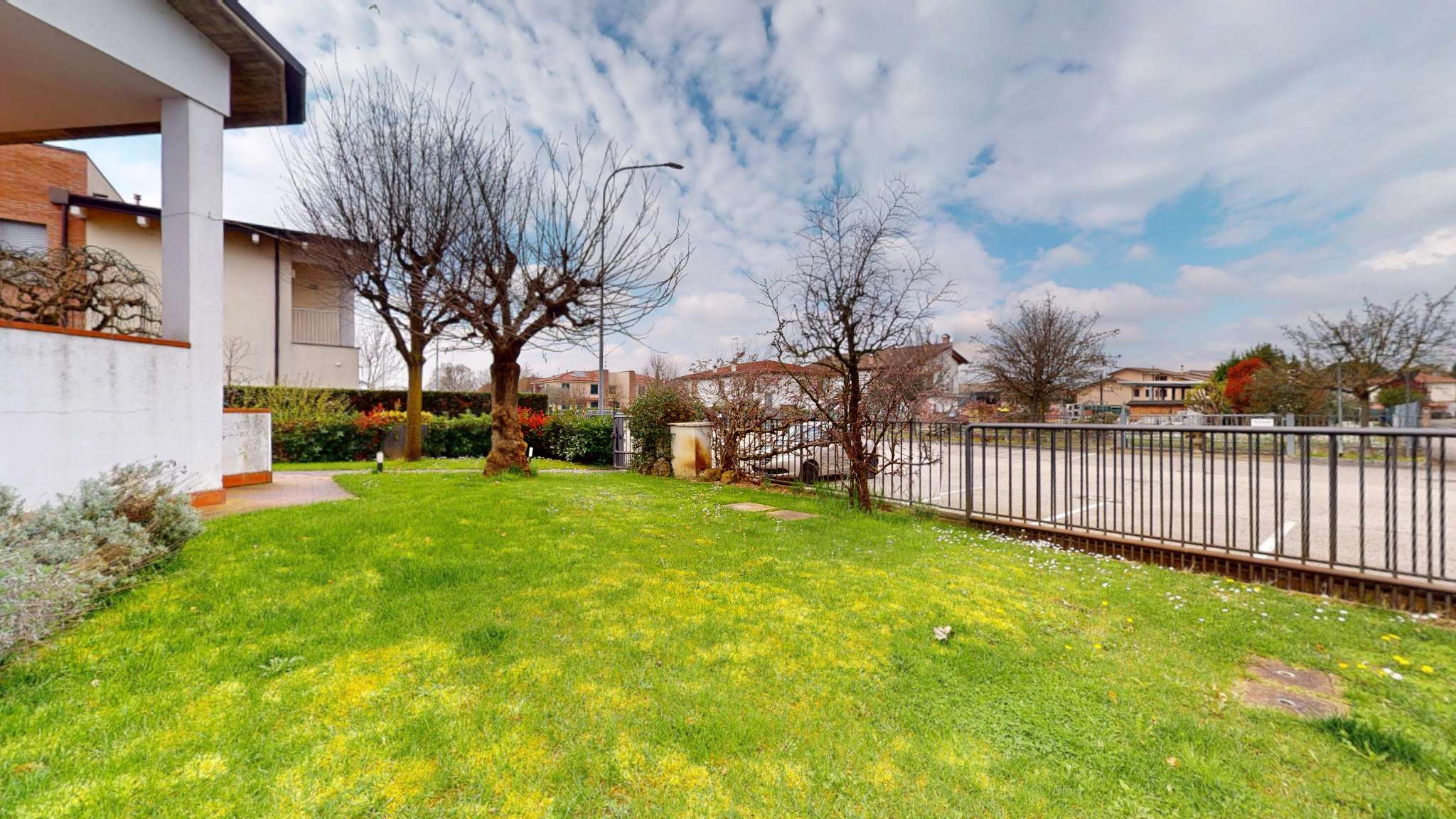 Medicina – Contesto verde e riservato. Appartamento in villa bifamiliare con giardino privato