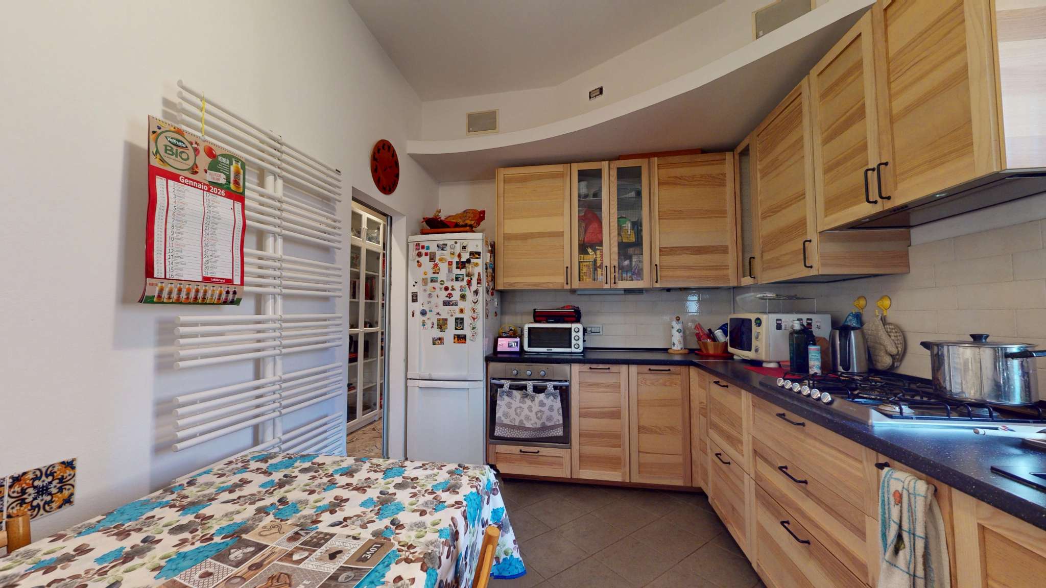 BOLOGNA Appartamento di ampia metratura.