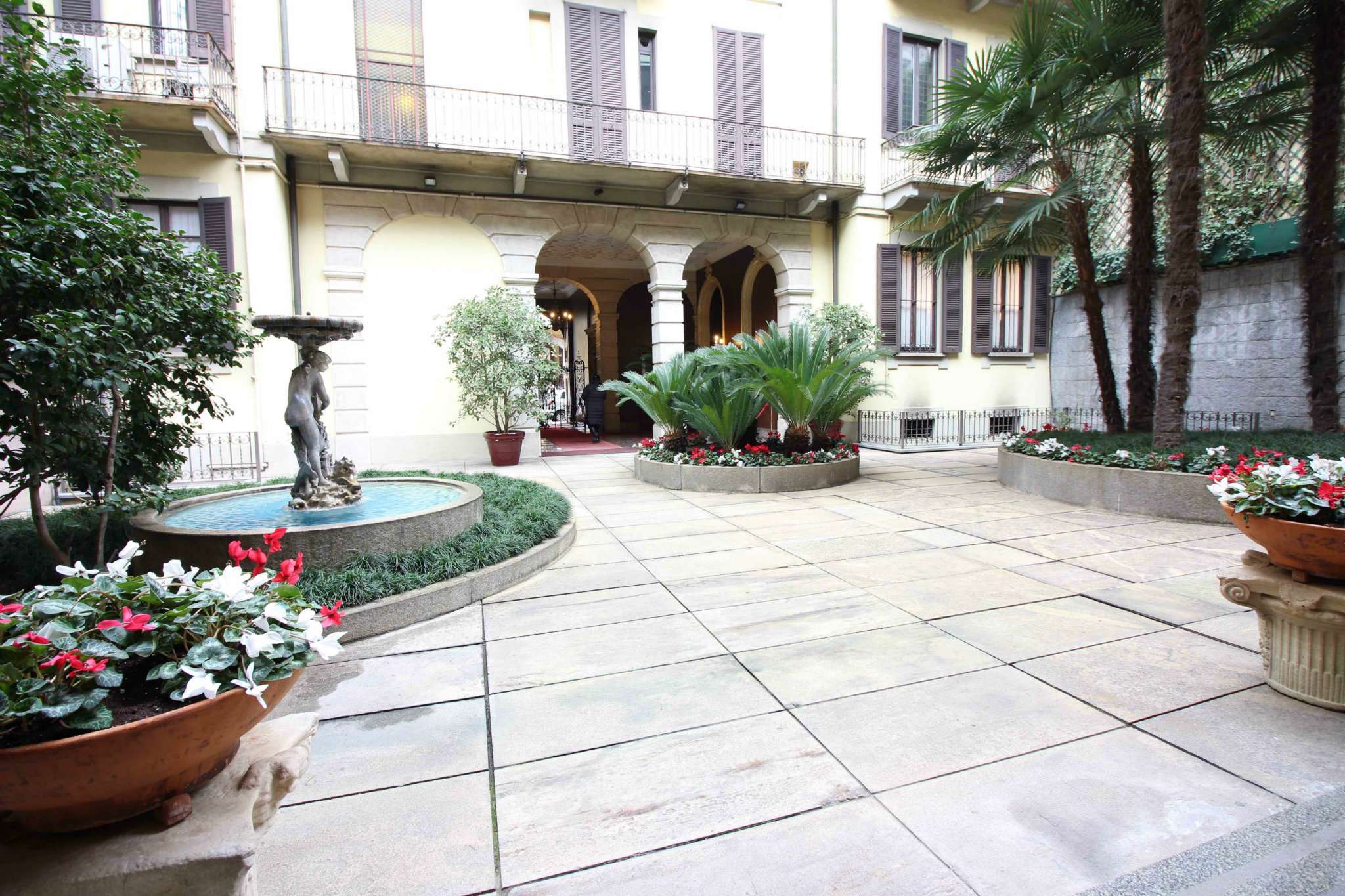 Ufficio - Loc.Com. MILANO vendita  CENTRO STORICO Boccaccio Studio 2R Immobiliare