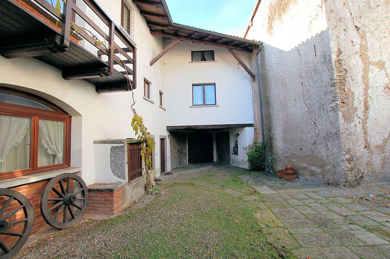 Villa Unifamiliare - Indipendente ARONA vendita   Cavour Agenzia Immobiliare De Agostini