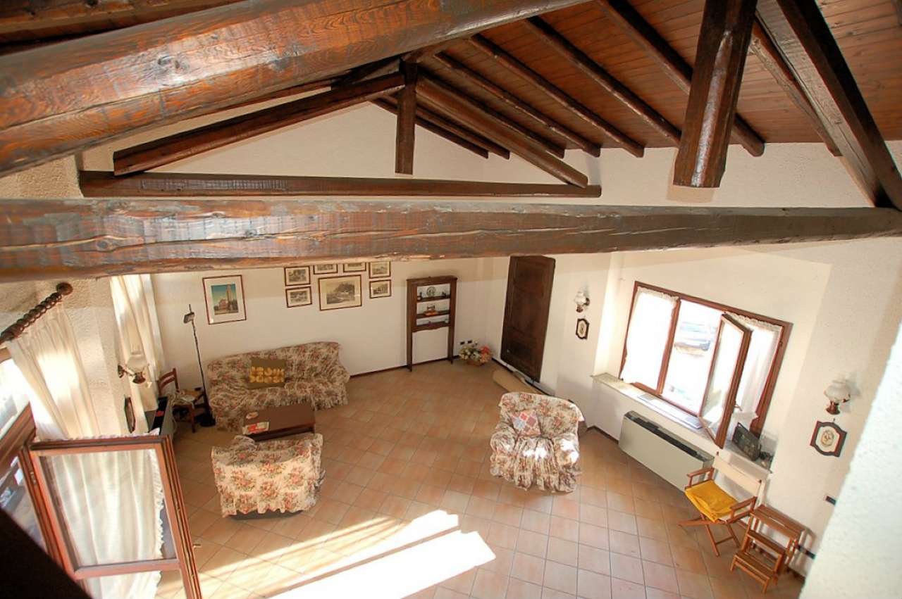 Villa Unifamiliare - Indipendente ARONA vendita   Cavour Agenzia Immobiliare De Agostini