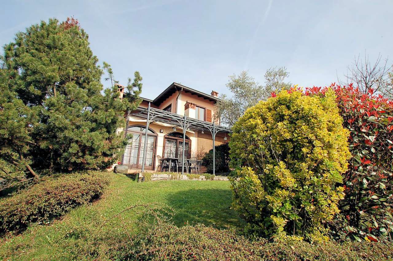 Villa Unifamiliare - Indipendente ARONA vendita   Cavour Agenzia Immobiliare De Agostini