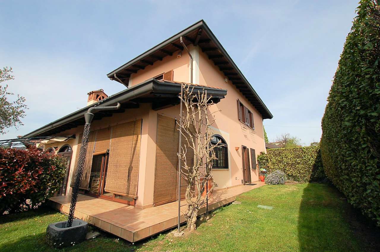 Villa Unifamiliare - Indipendente ARONA vendita   Cavour Agenzia Immobiliare De Agostini