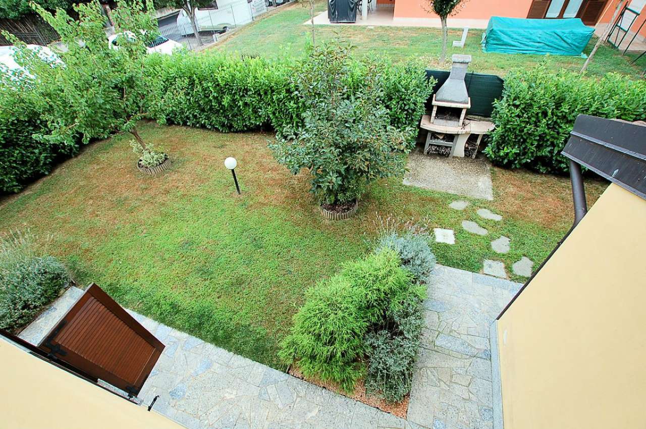 Villa Affiancata - Schiera ARONA vendita   Cavour Agenzia Immobiliare De Agostini