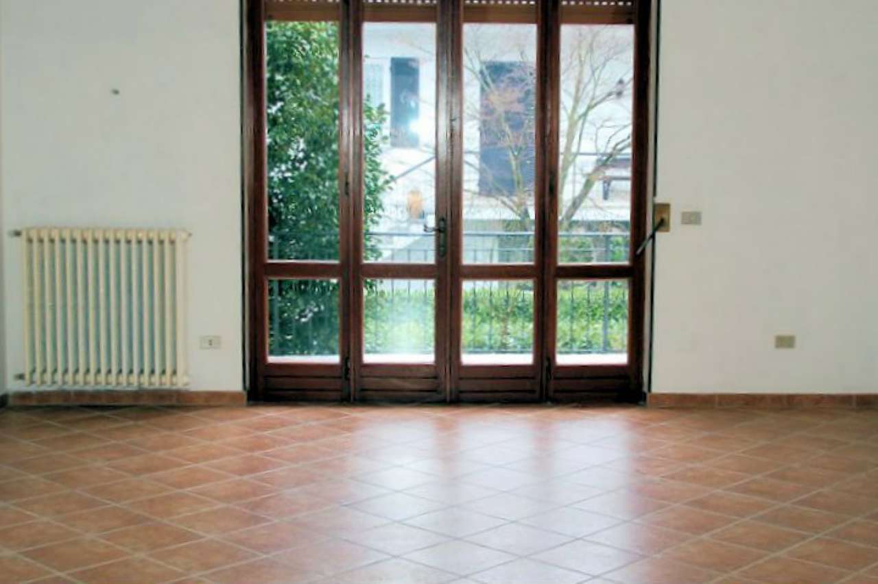 Villa ARONA affitto   Cavour Agenzia Immobiliare De Agostini
