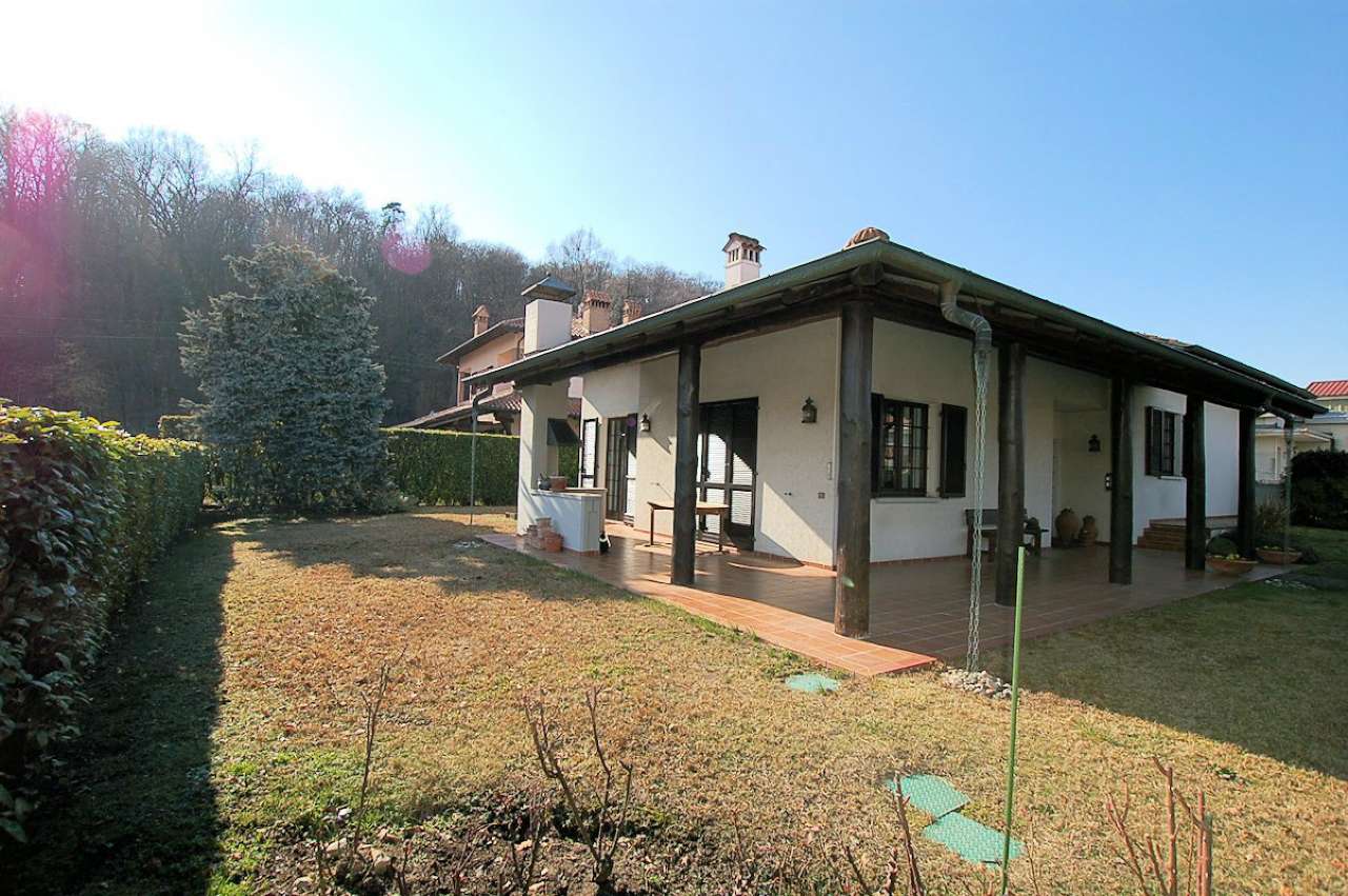 Villa Unifamiliare - Indipendente ARONA vendita   Cavour Agenzia Immobiliare De Agostini