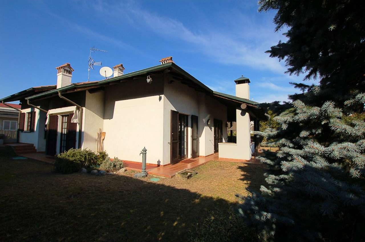 Villa Unifamiliare - Indipendente ARONA vendita   Cavour Agenzia Immobiliare De Agostini