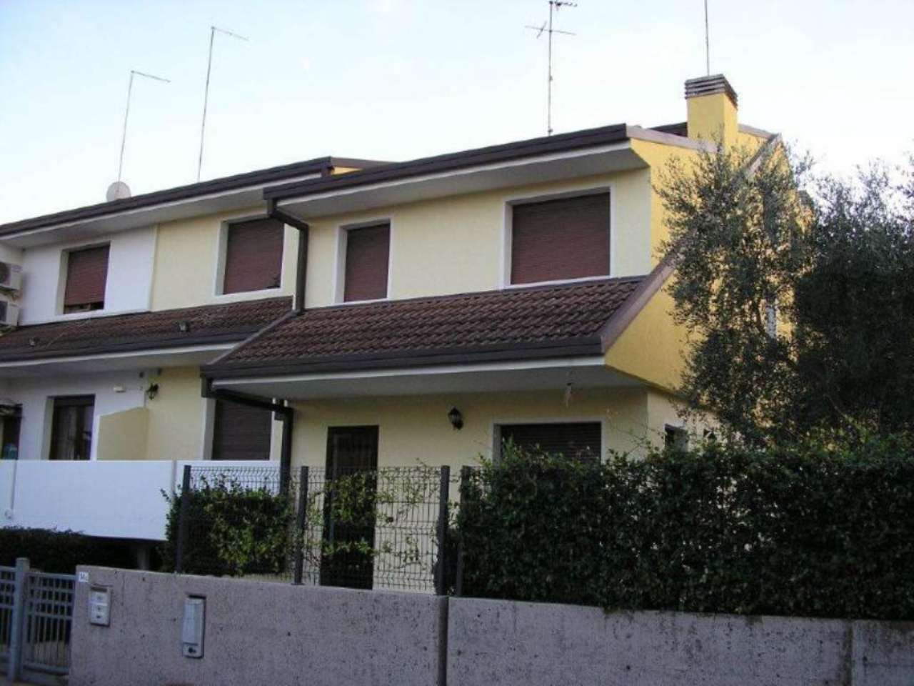  paese vendita quart:  gruppo-genovese-immobiliare-servizi-progettazione