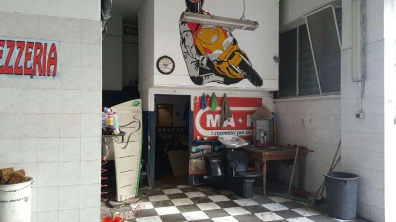 Negozio - Loc.Com. ROMA vendita  TUSCOLANO (VI MUN.) Stolone Patrizia Bacciu