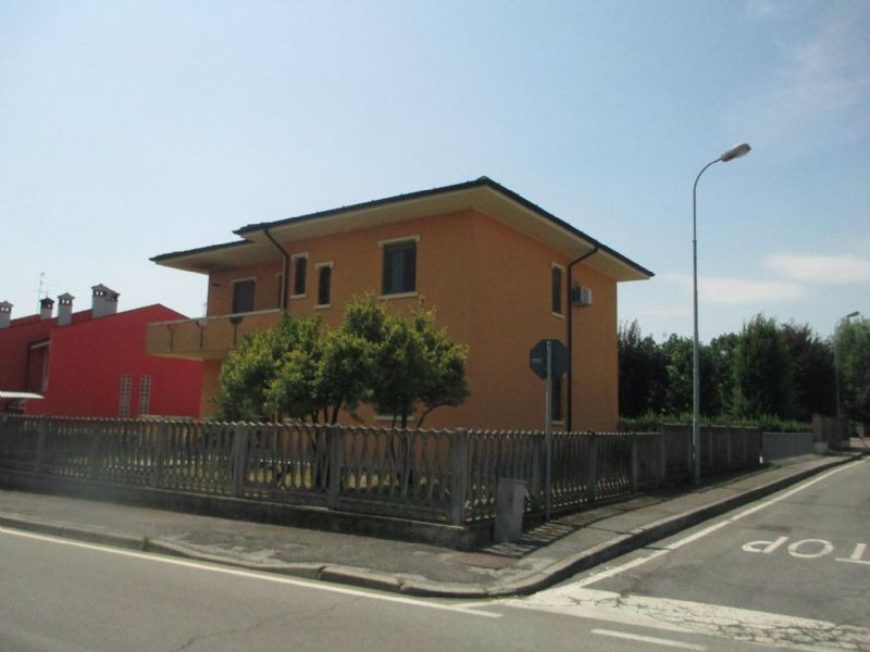  genivolta vendita quart:  agenzia-immobiliare-dream...casa-di-ilari-valeria