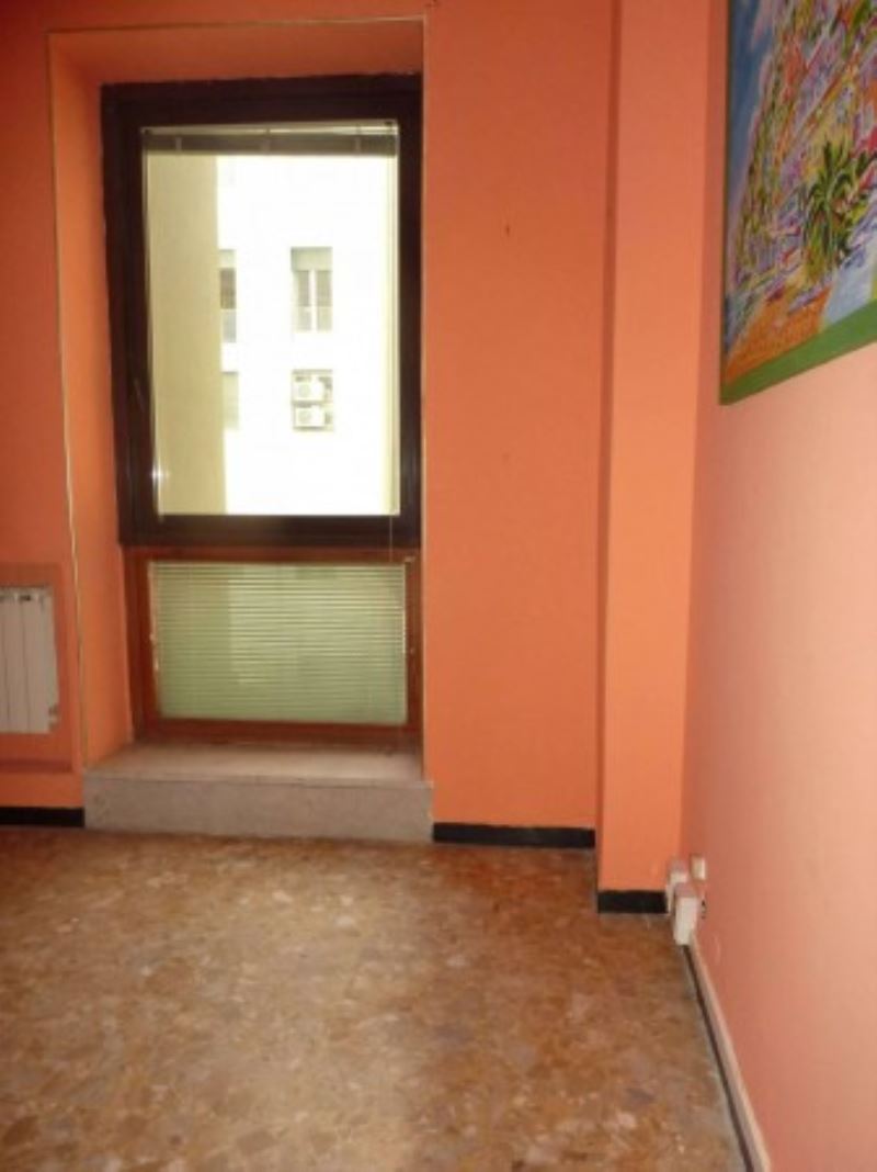 Ufficio - Loc.Com. GENOVA vendita  CENTRO STORICO sottoripa Aelle Immobiliare