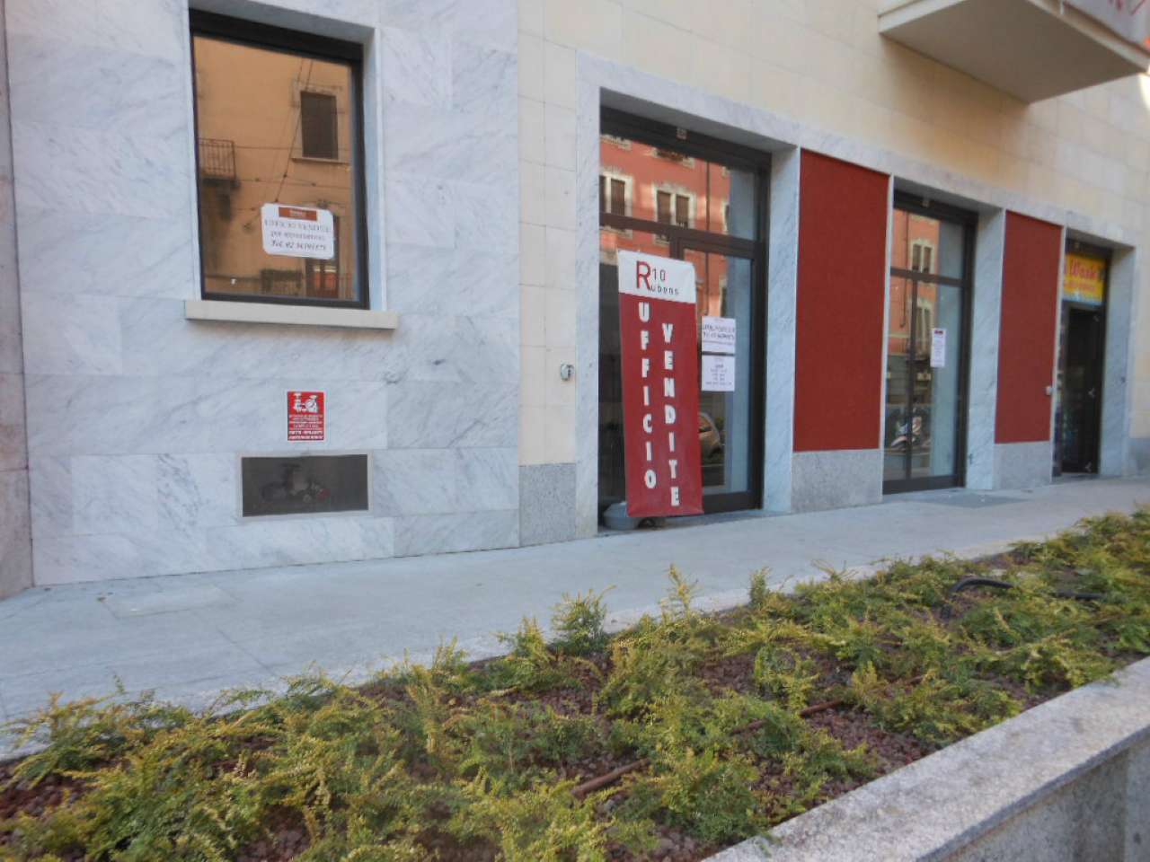 Negozio - Loc.Com. MILANO affitto  DE ANGELI via Rubens Brambilla Immobili Milano srl