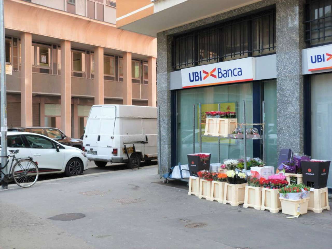 Negozio - Loc.Com. MILANO vendita  BOCCONI Salasco POLIEDRO IMMOBILIARE