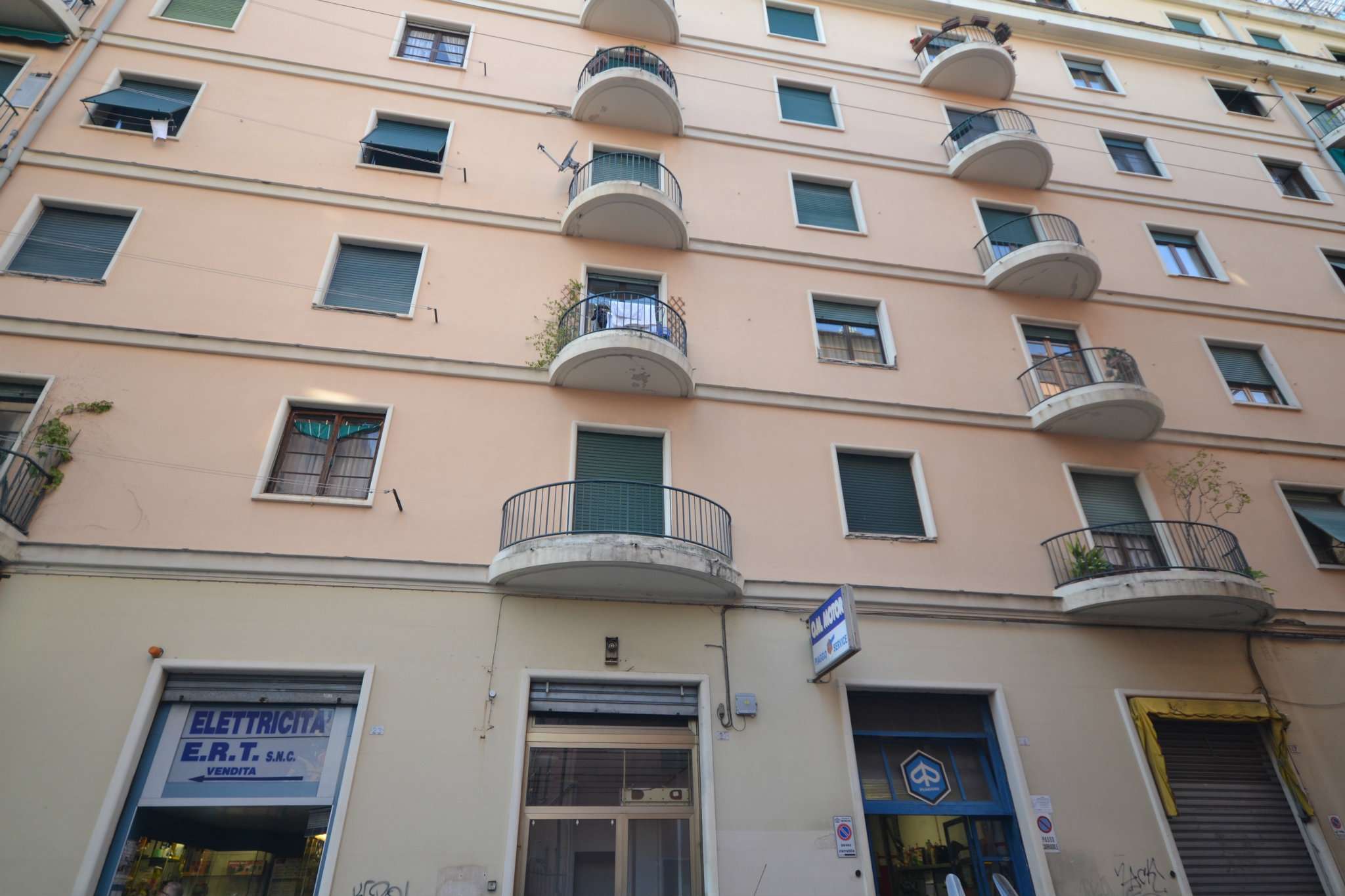  genova vendita quart: foce affiliato-fondocasa-genova-centro-storico-studio-centro-storico-uno