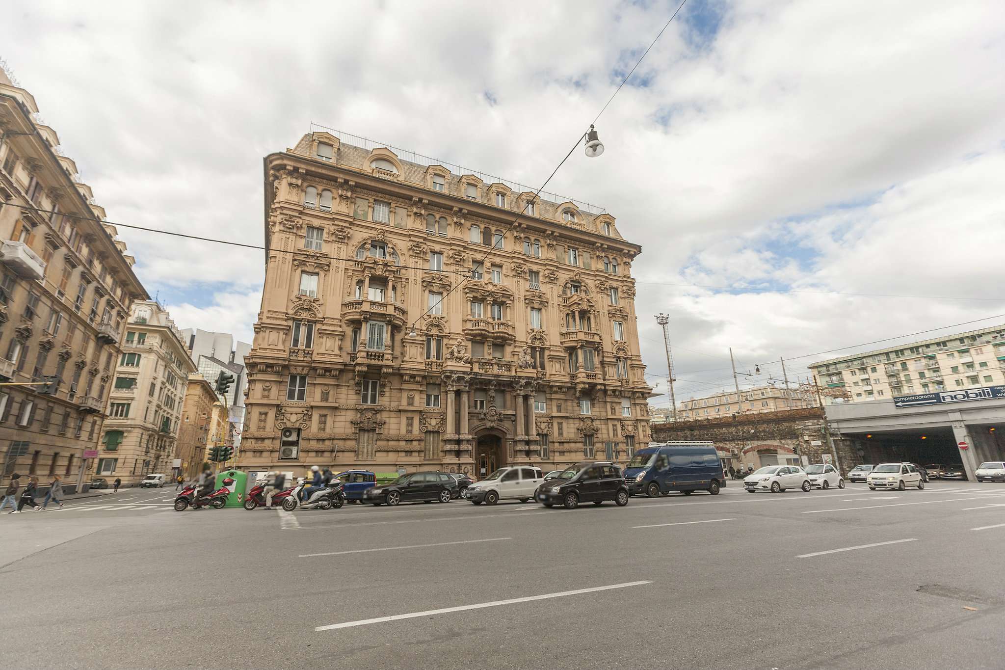  genova vendita quart: foce affiliato-fondocasa-genova-centro-storico-studio-centro-storico-uno