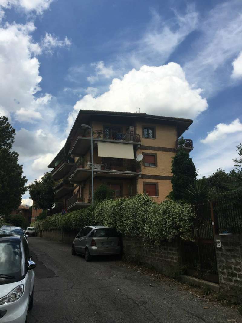 Appartamento ROMA vendita  LA GIUSTINIANA(ZONA DELLA XX MUN.) VIA MONTASOLA Consulting Property