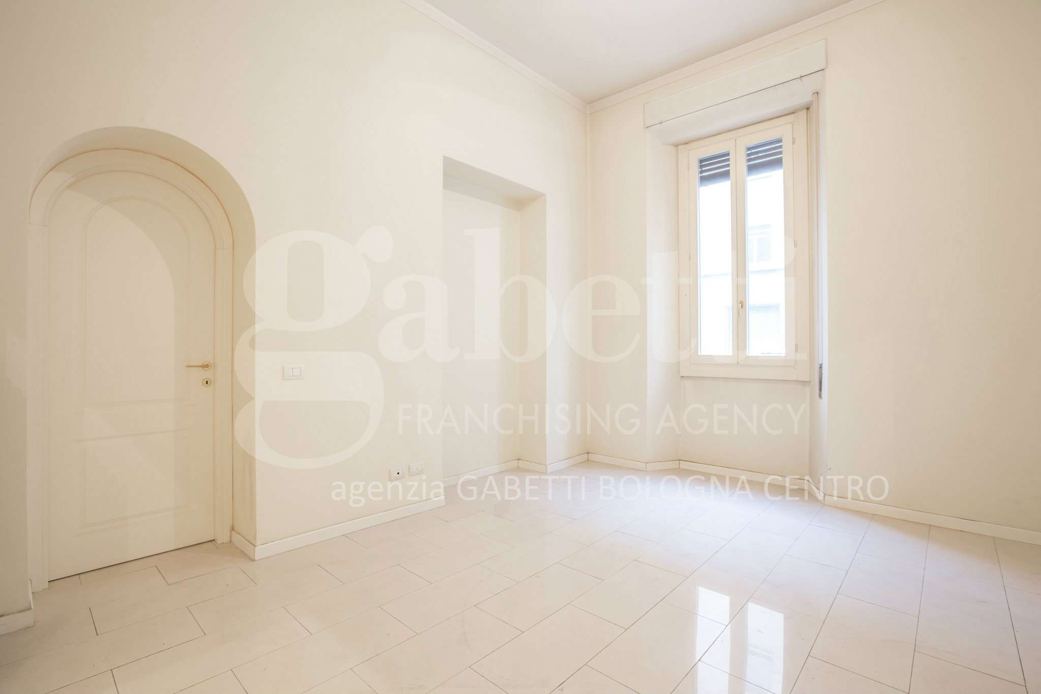 Ufficio - Loc.Com. BOLOGNA vendita  CENTRO STORICO montebello Immobiliarebologna srl
