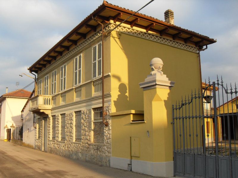 Vendita Casa indipendente Rocchetta Tanaro centro paese