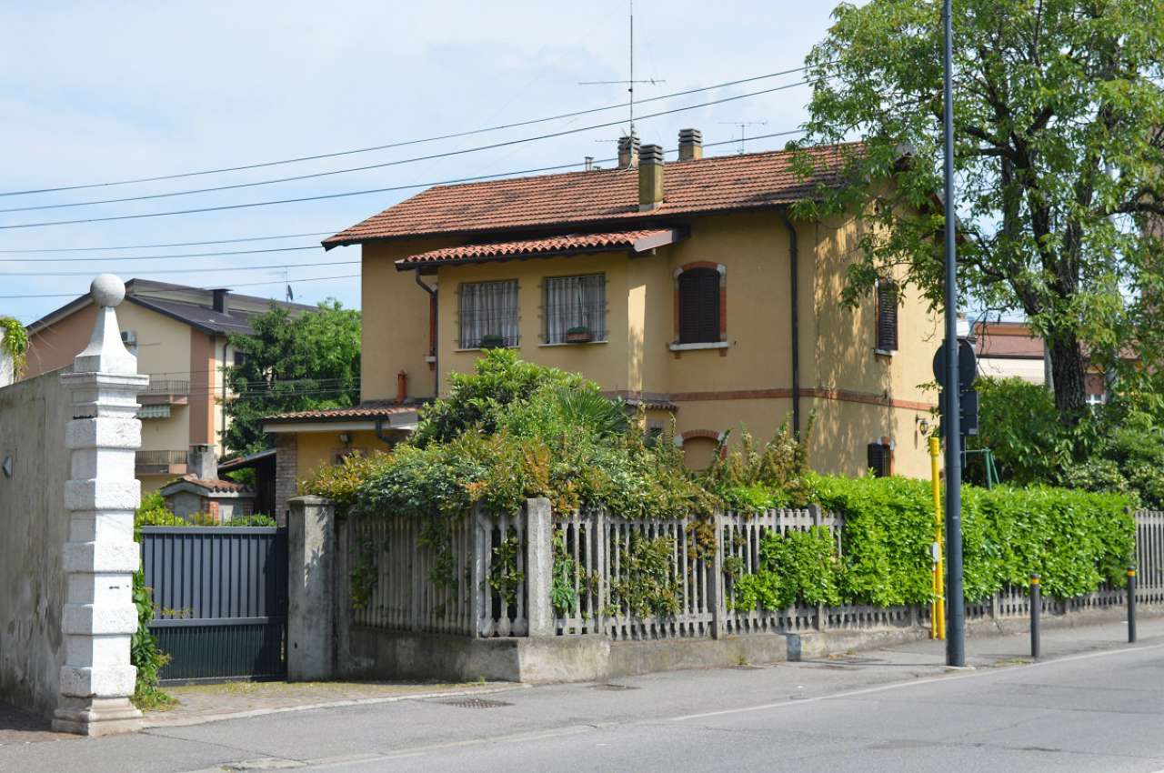 Villa BRESCIA vendita  CENTRO STORICO PREGIATO Cremona Agenzia Salvi Immobiliare