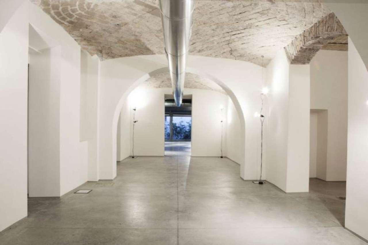 Negozio - Loc.Com. ROMA affitto  FLAMINIO  Via salaria Studio Russo Srl