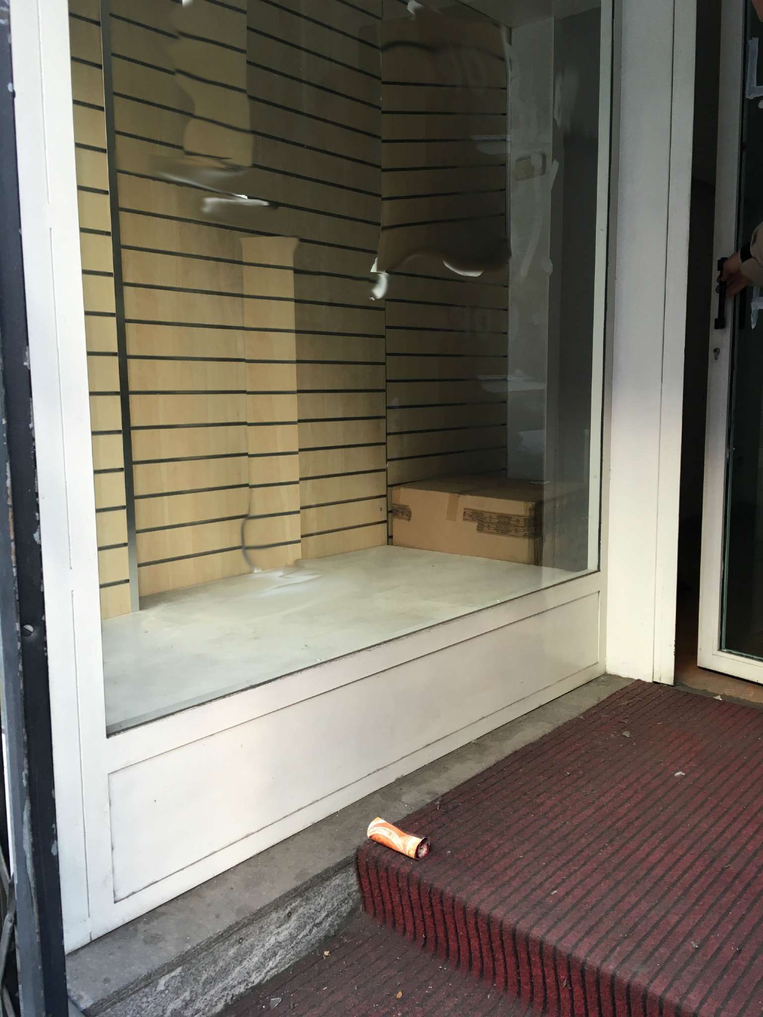 Negozio - Loc.Com. ROMA affitto  Centro storico Via Barberini Studio Russo Srl