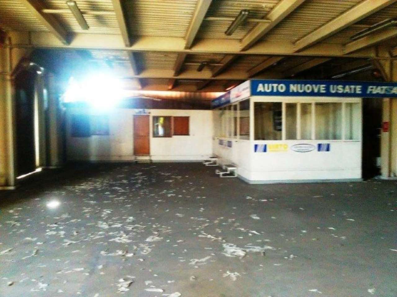 Capannoni (Tutti) ROMA affitto   tuscolana Mr case