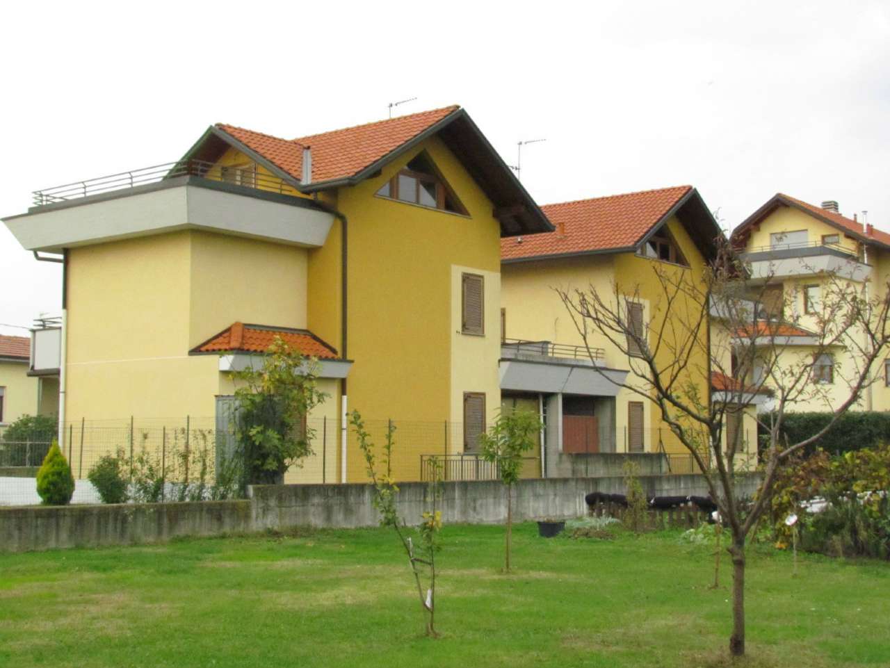 Villa CAIRATE vendita   Cesare Battisti Studio d'affari Immobiliari Peroni Mario