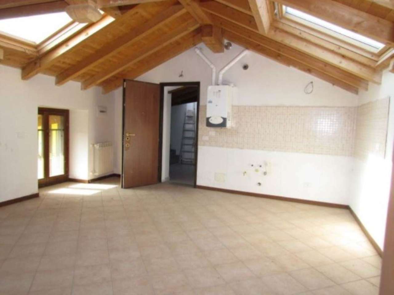 Appartamento LONATE CEPPINO vendita    Studio d'affari Immobiliari Peroni Mario