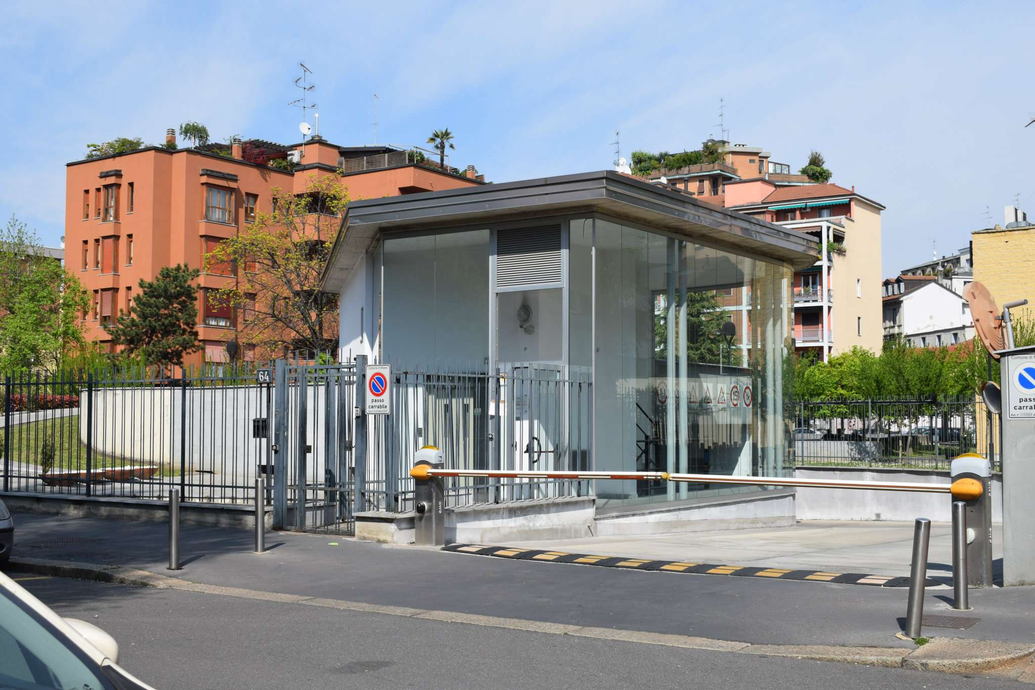 Box auto - Posto auto MILANO vendita  DE ANGELI  JPCase srl